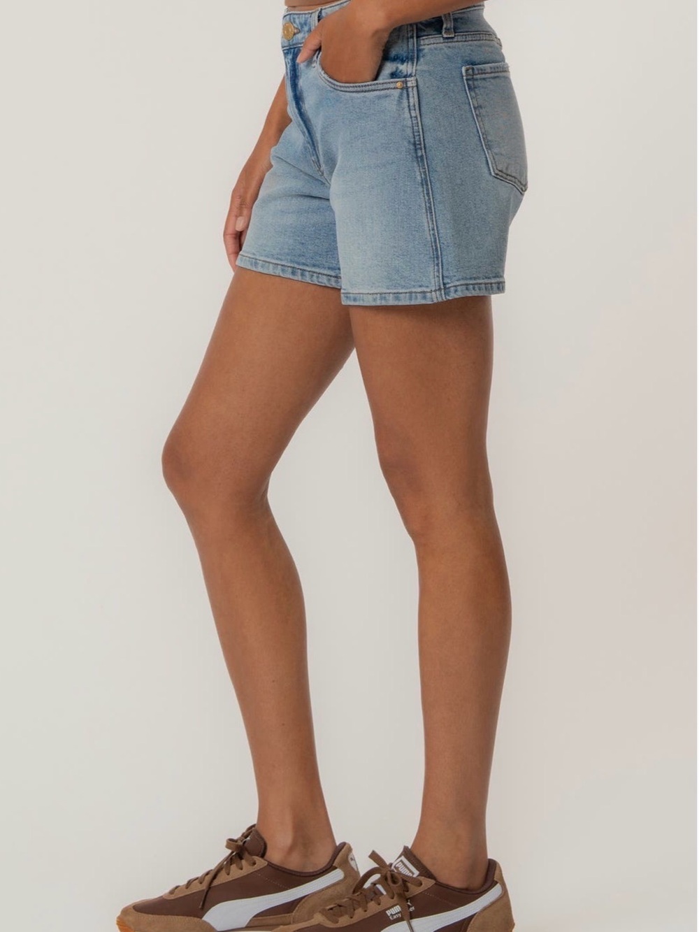 Kut from the Kloth Jane Classic Light Blue Denim Women's Shorts - Picture 3 of 3